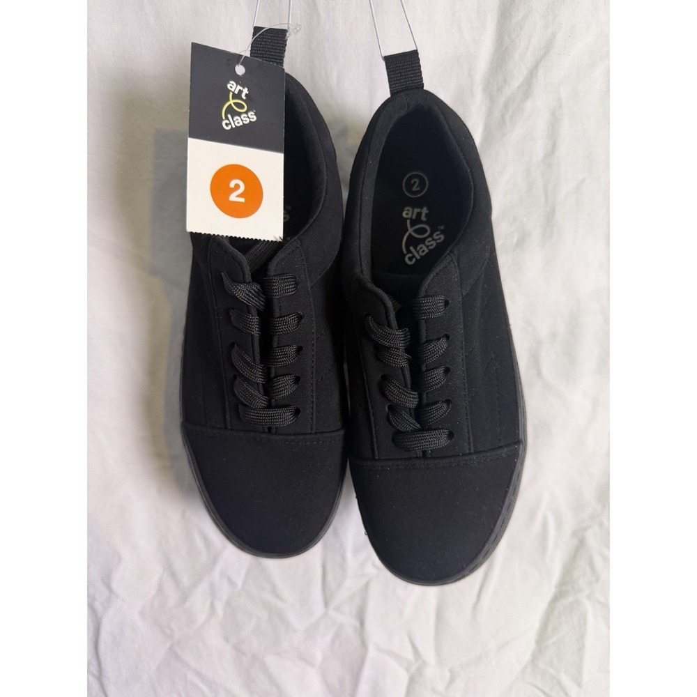 Art Class Kids Garrett Lace up Sneakers Black Size 2 NWT